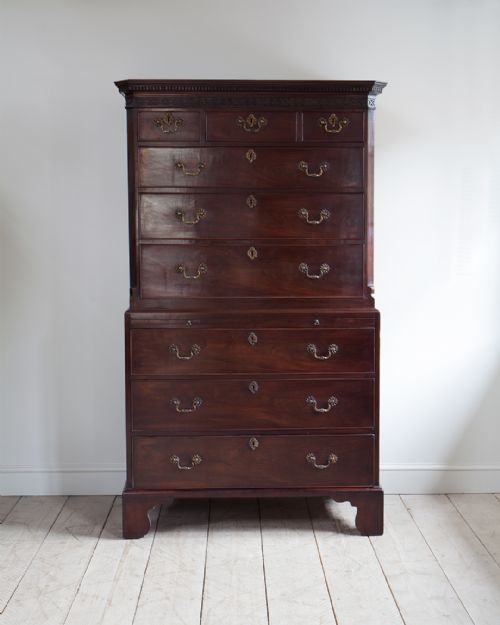 SUPERB GEORGE III MAHOGANY CHEST ON CHEST - ADDITIONAL PHOTO 1