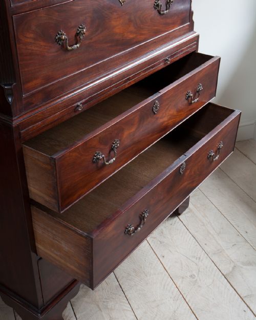 SUPERB GEORGE III MAHOGANY CHEST ON CHEST - ADDITIONAL PHOTO 5