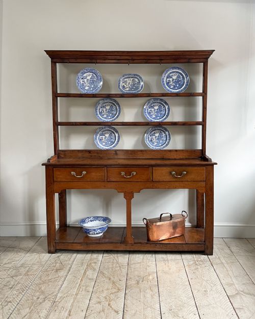 18TH CENTURY OAK POT BOARD DRESSER - ADDITIONAL PHOTO 1