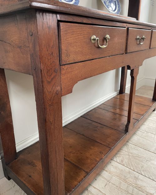 18TH CENTURY OAK POT BOARD DRESSER - ADDITIONAL PHOTO 3