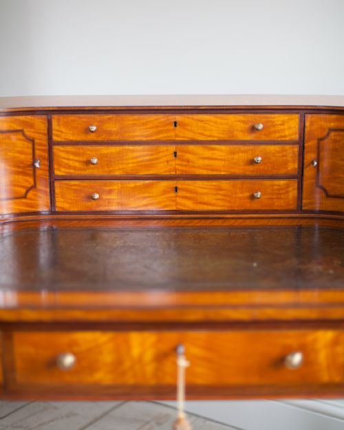 EDWARDIAN SATINWOOD SHERATON STYLE CARLTON HOUSE DESK - ADDITIONAL PHOTO 8