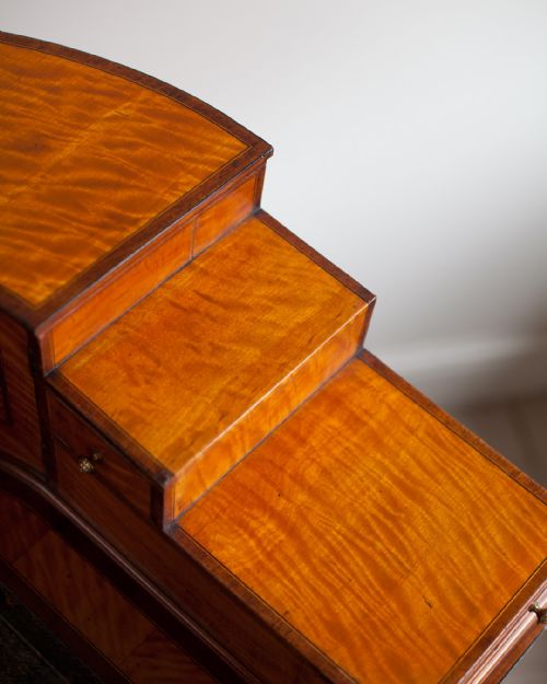 EDWARDIAN SATINWOOD SHERATON STYLE CARLTON HOUSE DESK - ADDITIONAL PHOTO 9