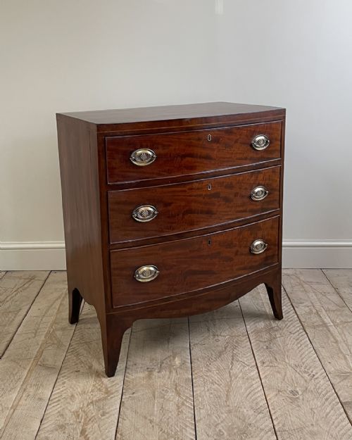 mahogany bowfront chest of drawers - CATEGORY: ANTIQUE CHEST OF DRAWERS - DATED 19TH CENTURY