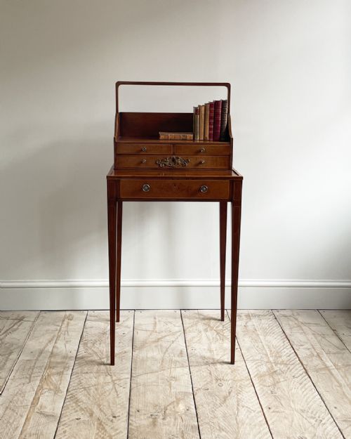 GOLDEN MAHOGANY 'CHEVRET' TABLE - ADDITIONAL PHOTO 1