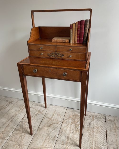 GOLDEN MAHOGANY 'CHEVRET' TABLE - ADDITIONAL PHOTO 2