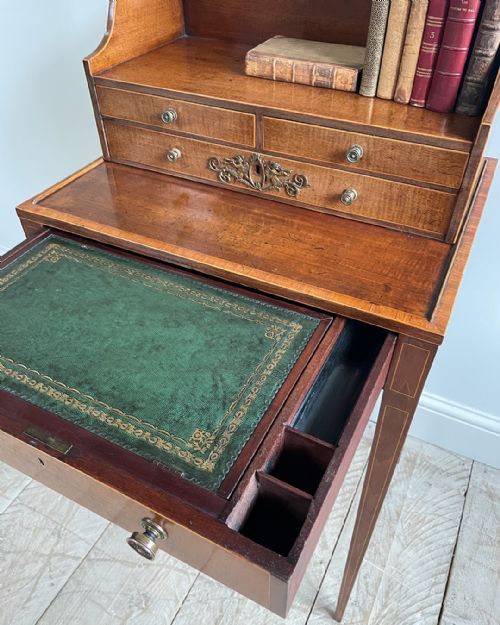 GOLDEN MAHOGANY 'CHEVRET' TABLE - ADDITIONAL PHOTO 5