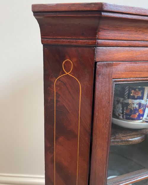 SMALL EDWARDIAN MAHOGANY GLAZED CORNER CUPBOARD - ADDITIONAL PHOTO 3