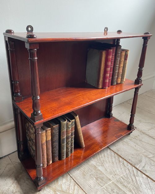 GOOD QUALITY PAIR OF MAHOGANY WALL HANGING SHELVES - ADDITIONAL PHOTO 2