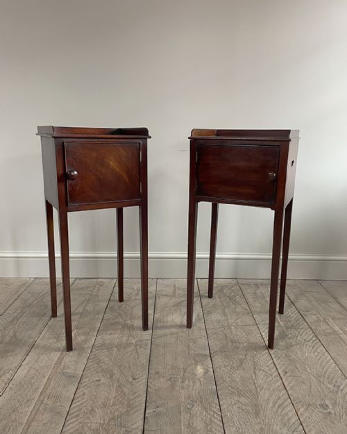 near pair of georgian mahogany pot cupboards - CATEGORY: ANTIQUE CUPBOARDS - DATED 19TH CENTURY