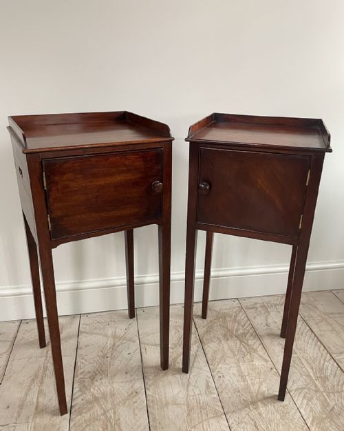 NEAR PAIR OF GEORGIAN MAHOGANY POT CUPBOARDS - ADDITIONAL PHOTO 1