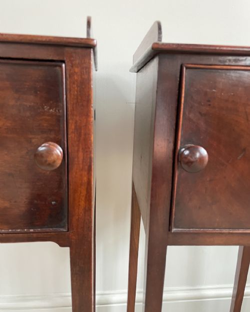 NEAR PAIR OF GEORGIAN MAHOGANY POT CUPBOARDS - ADDITIONAL PHOTO 3