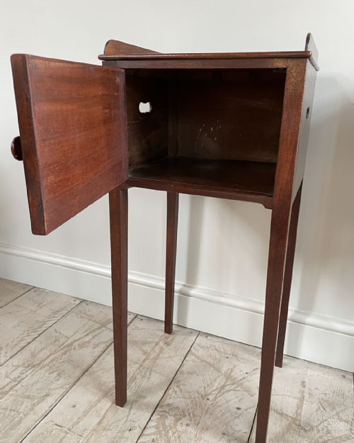 NEAR PAIR OF GEORGIAN MAHOGANY POT CUPBOARDS - ADDITIONAL PHOTO 6