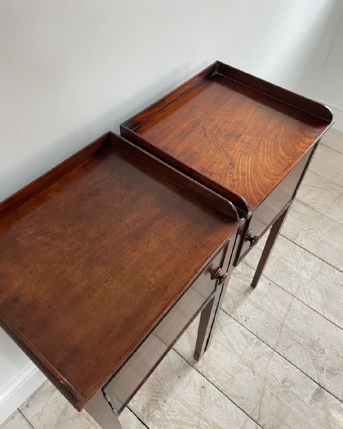 NEAR PAIR OF GEORGIAN MAHOGANY POT CUPBOARDS - ADDITIONAL PHOTO 8