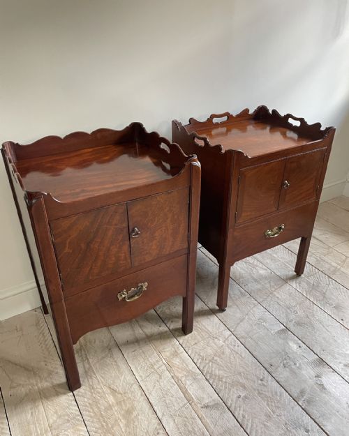 NEAR PAIR OF GEORGIAN MAHOGANY TRAY TOP COMMODES - ADDITIONAL PHOTO 5