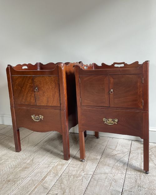NEAR PAIR OF GEORGIAN MAHOGANY TRAY TOP COMMODES - ADDITIONAL PHOTO 6