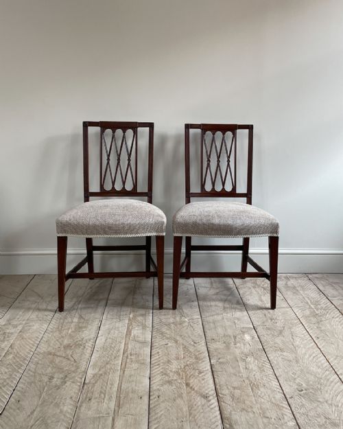 pair of hepplewhite period mahogany side chairs - CATEGORY: ANTIQUE CHAIRS - DATED 1800
