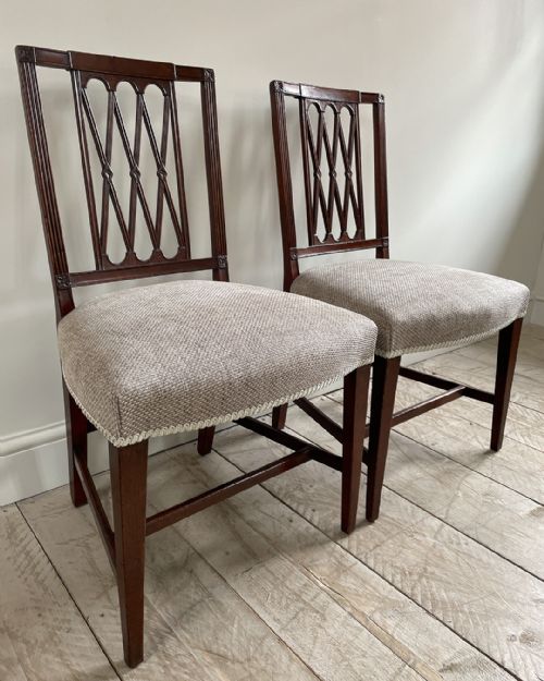 PAIR OF HEPPLEWHITE PERIOD MAHOGANY SIDE CHAIRS - ADDITIONAL PHOTO 6