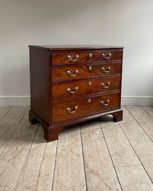 georgian mahogany gentleman's dressing chest - CATEGORY: ANTIQUE CHEST OF DRAWERS - DATED 18TH CENTURY