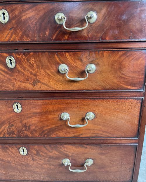 GEORGIAN MAHOGANY GENTLEMAN'S DRESSING CHEST - ADDITIONAL PHOTO 5