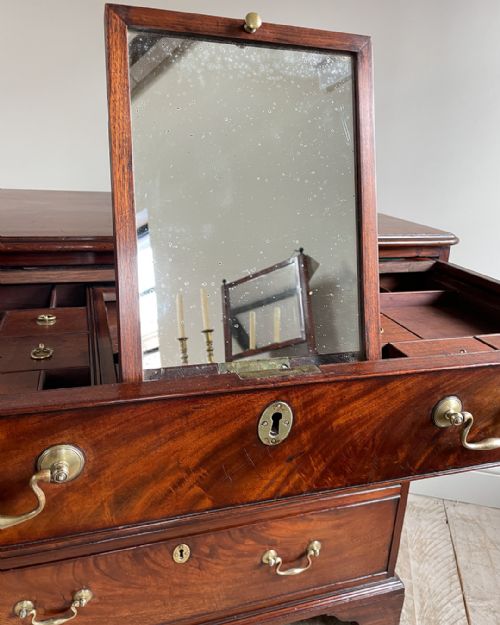 GEORGIAN MAHOGANY GENTLEMAN'S DRESSING CHEST - ADDITIONAL PHOTO 6