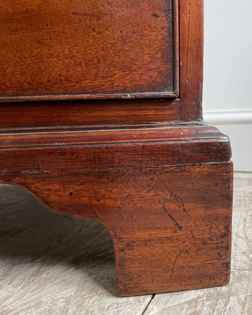 GEORGIAN MAHOGANY GENTLEMAN'S DRESSING CHEST - ADDITIONAL PHOTO 8