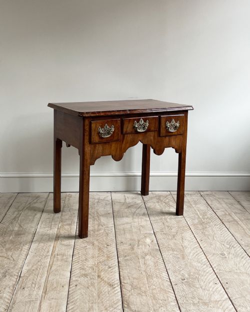 george ii lowboy in faded mahogany - CATEGORY: ANTIQUE FURNITURE - DATED 18TH CENTURY
