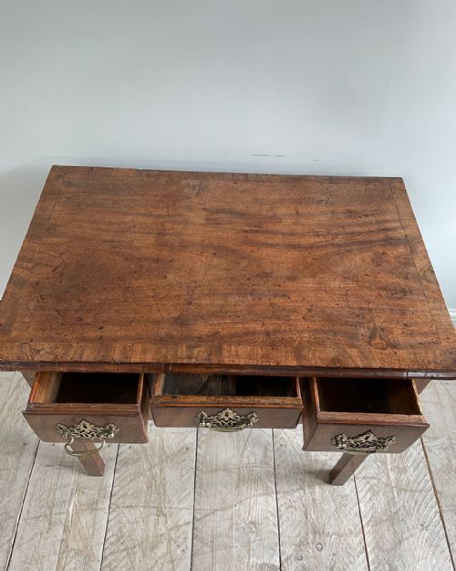 GEORGE II LOWBOY IN FADED MAHOGANY - ADDITIONAL PHOTO 4