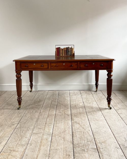 EARLY 19TH CENTURY MAHOGANY LIBRARY TABLE - ADDITIONAL PHOTO 1