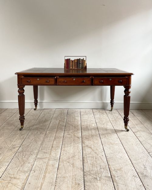 EARLY 19TH CENTURY MAHOGANY LIBRARY TABLE - ADDITIONAL PHOTO 2