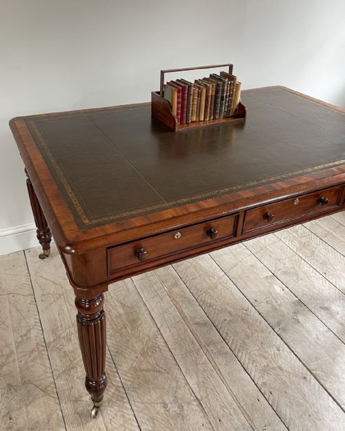 EARLY 19TH CENTURY MAHOGANY LIBRARY TABLE - ADDITIONAL PHOTO 5