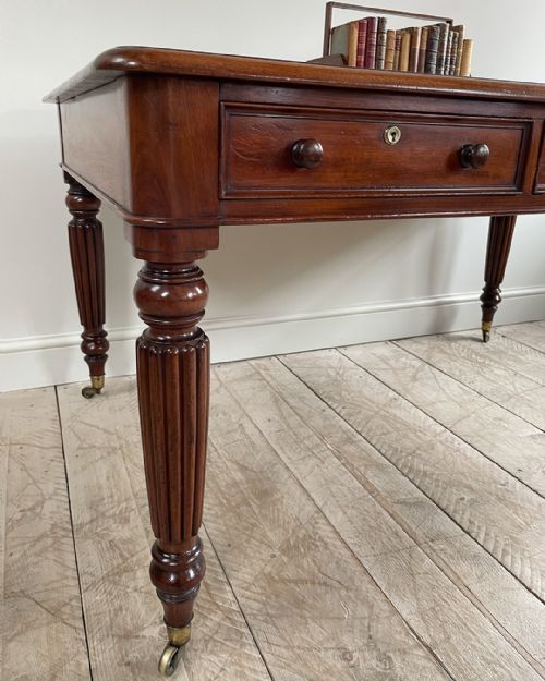 EARLY 19TH CENTURY MAHOGANY LIBRARY TABLE - ADDITIONAL PHOTO 6