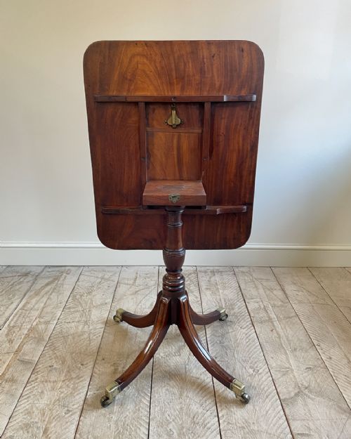 GEORGE III MAHOGANY LAMP TABLE - ADDITIONAL PHOTO 3