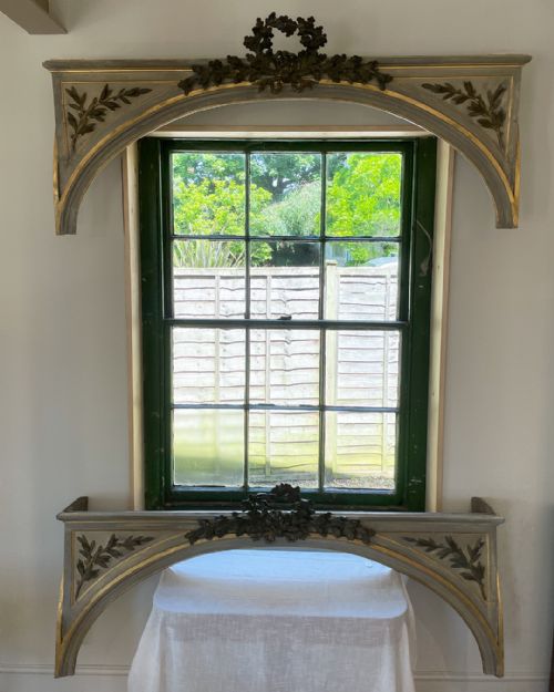BEAUTIFUL PAIR OF EARLY 19TH CENTURY FRENCH PELMETS - ADDITIONAL PHOTO 1
