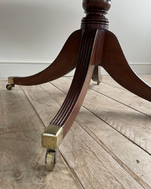 LATE REGENCY MAHOGANY BREAKFAST TABLE - ADDITIONAL PHOTO 4