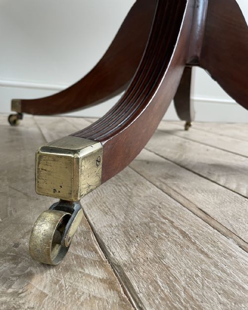 LATE REGENCY MAHOGANY BREAKFAST TABLE - ADDITIONAL PHOTO 5