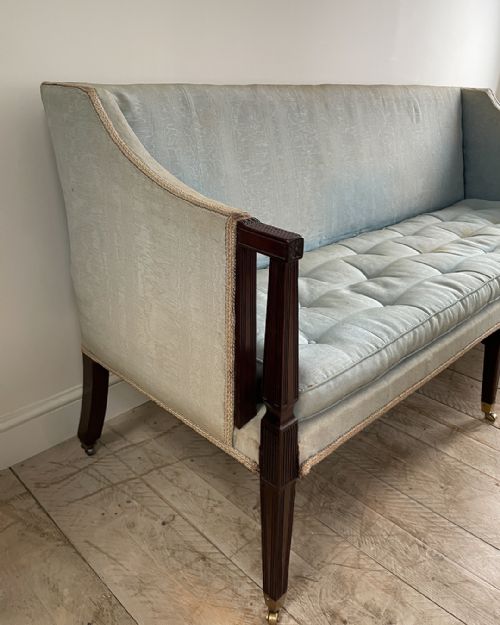 FINE GEORGE III MAHOGANY SETTEE - ADDITIONAL PHOTO 2