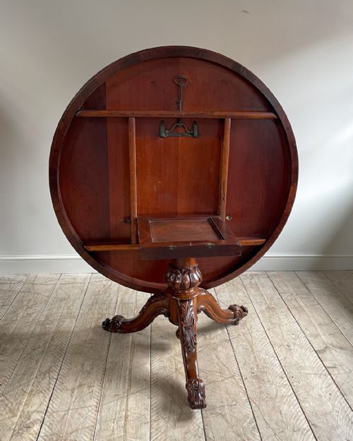 MAGNIFICENT WALNUT AND MARQUETRY CENTRE TABLE - ADDITIONAL PHOTO 2
