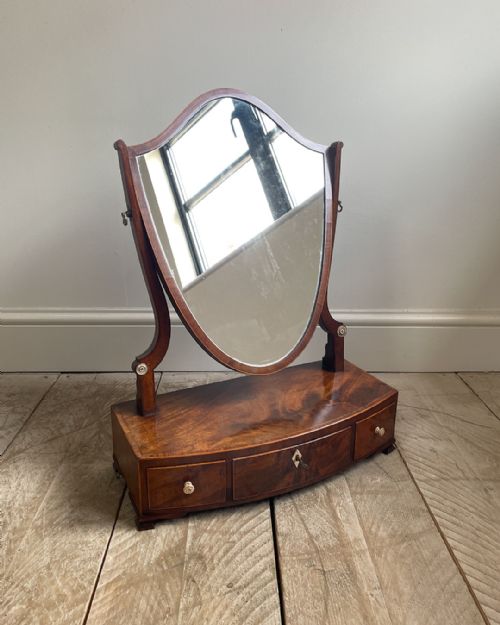 FINE GEORGE III BOWFRONT MAHOGANY TOILET MIRROR - ADDITIONAL PHOTO 2