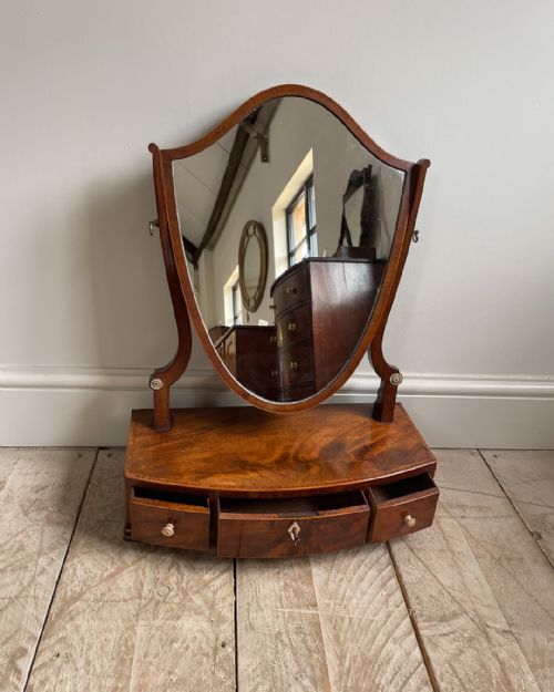 FINE GEORGE III BOWFRONT MAHOGANY TOILET MIRROR - ADDITIONAL PHOTO 3