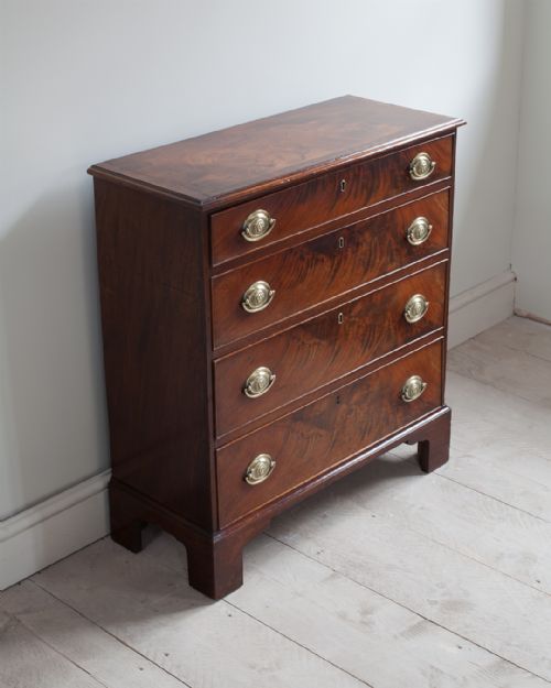 GEORGIAN MAHOGANY CHEST OF DRAWERS - ADDITIONAL PHOTO 2