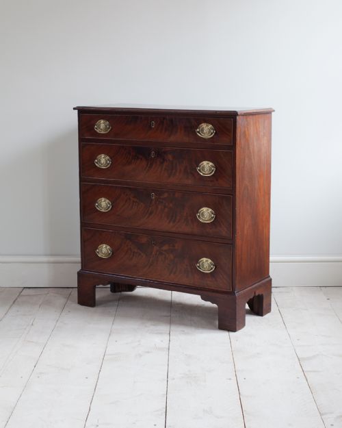 GEORGIAN MAHOGANY CHEST OF DRAWERS - ADDITIONAL PHOTO 4