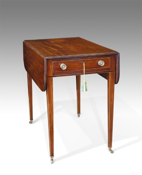 GEORGIAN MAHOGANY PEMBROKE TABLE