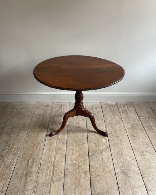 UNIQUE AND FINELY CARVED MAHOGANY TRIPOD TABLE - ADDITIONAL PHOTO 5