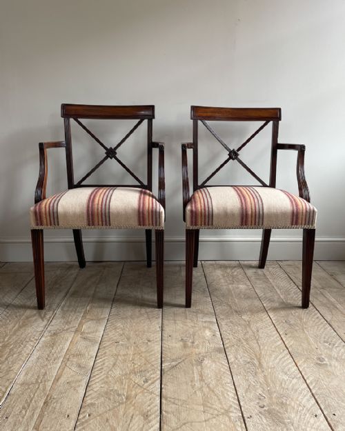 fine pair of georgian mahogany carver chairs - CATEGORY: ANTIQUE CHAIRS - DATED GEORGIAN
