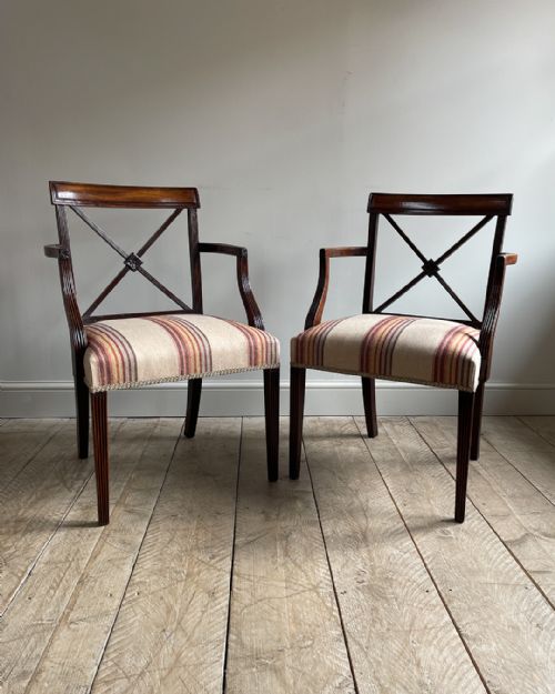 FINE PAIR OF GEORGIAN MAHOGANY CARVER CHAIRS - ADDITIONAL PHOTO 1