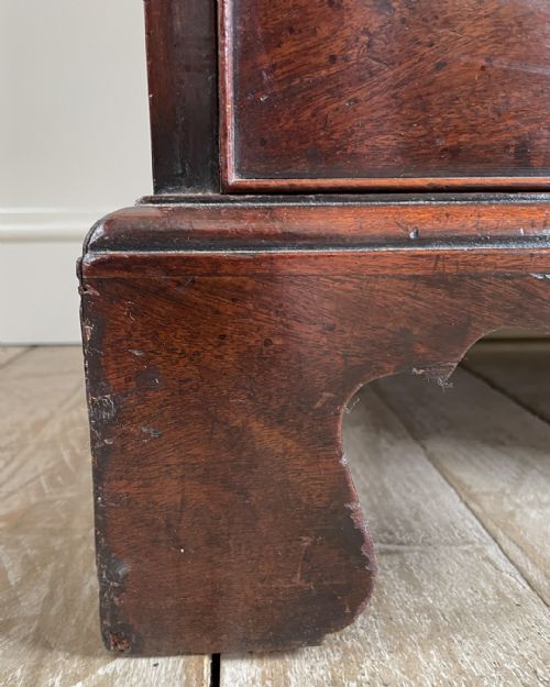 FINE QUALITY GEORGIAN MAHOGANY KNEEHOLE DESK - ADDITIONAL PHOTO 7