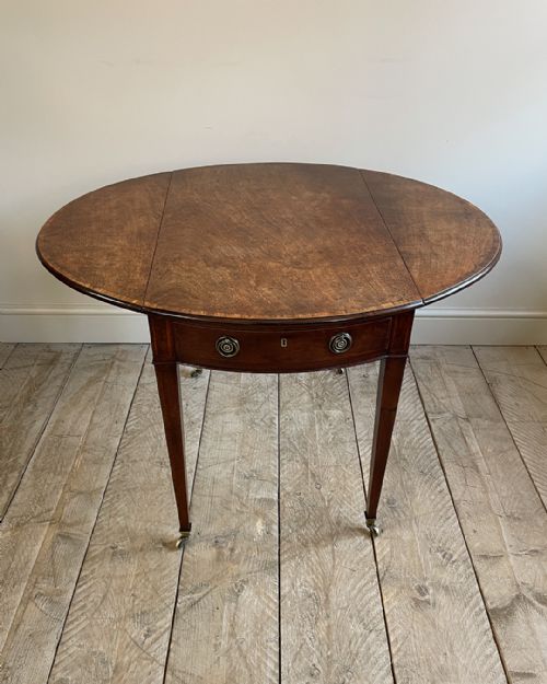 BEAUTIFUL GEORGIAN MAHOGANY OVAL PEMBROKE TABLE - ADDITIONAL PHOTO 1