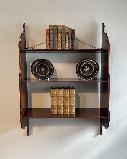 LOVELY SET OF 19TH MAHOGANY SHELVES - ADDITIONAL PHOTO 1