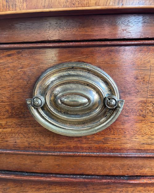 SMALL BOWFRONT MAHOGANY CHEST OF DRAWERS - ADDITIONAL PHOTO 4