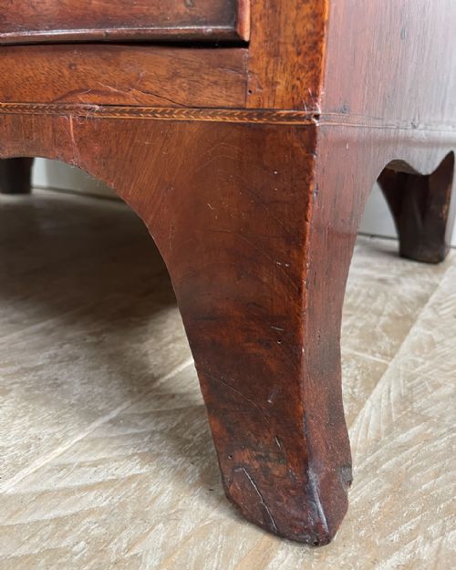 SMALL BOWFRONT MAHOGANY CHEST OF DRAWERS - ADDITIONAL PHOTO 7